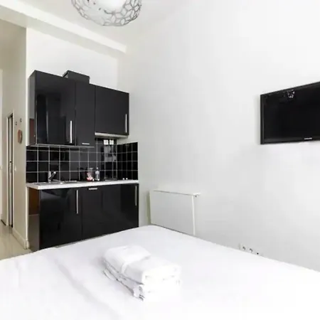 Hsh Studio Tesson Apartment *